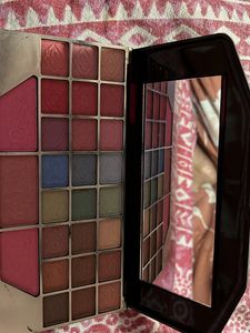 Foundation And Eye Shadow Plate