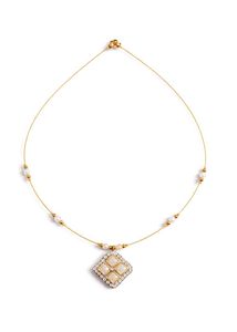 Delicate Gold Chain Necklace with Pendant