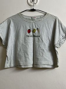 Cute Crop Top Style T-Shirt