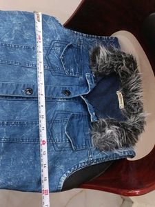 CUTE 💕 AND STYLISH 😎Fur Collar Denim Vest