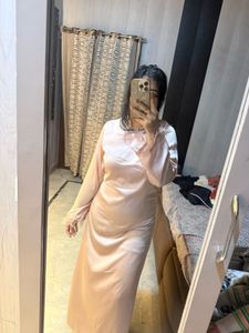 Elegant Pink Satin Gown💖❤️🧚🏻‍♀️