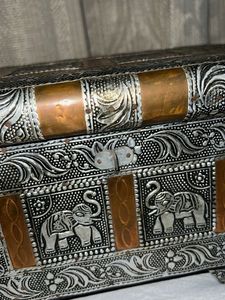 Vintage jewellery box