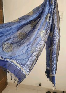 Elegant Blue &amp; Gold Print Dupatta