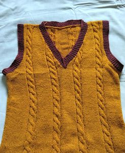 Vintage Sleeveles Cable Knit Vest Handmade Sweater