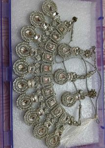Stunning Rhinestone Necklace &amp; Earring Set