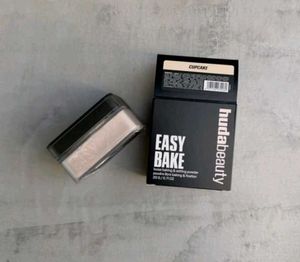 Huda Beauty Easy Bake Loose &amp; Setting Powder