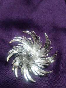 Elegant Silver Tone Brooch with Faux Pearl