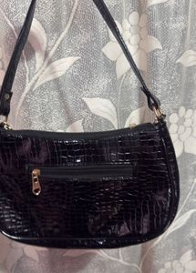Chic Black Croc Embossed Shoulder Bag