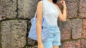 Chic One Shoulder White Top