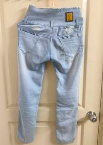 Light Wash High-Waisted Jeans