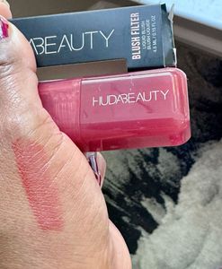 Huda Beauty blush