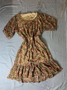 FLORAL FLARED DRESS