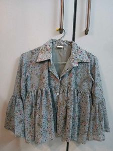Floral Ruffle Sleeve Blouse