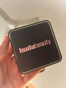 huda beauty easy bake loose powder
