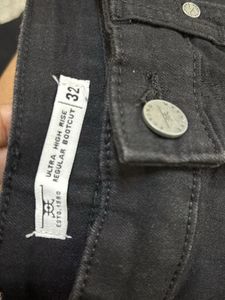 Black High-Waisted Jeans