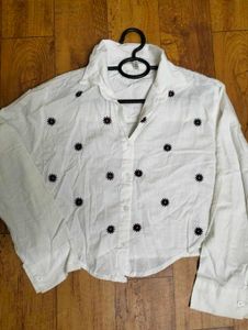 🤍Chic White Embroidered Button-Up Top