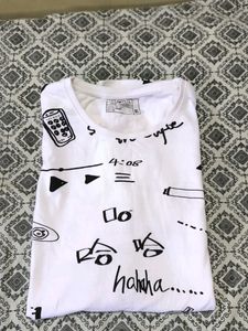 WHITE T-SHIRT PRINTED SIZE XL