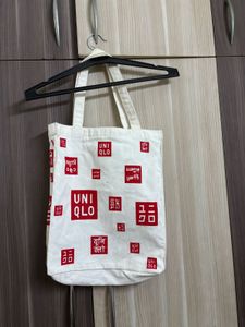 UNIQLO NOVELTY CANVAS BAG