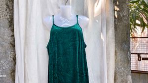 I. Emerald Velvet Maxi Dress