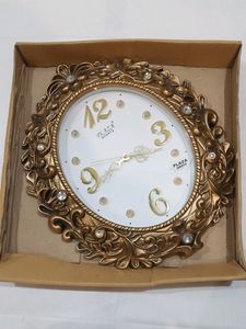 Wall Clock &amp; Decor ⏰️