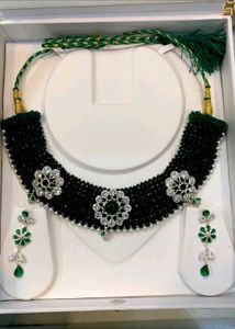 green nacklace 1 and earrings pure silver pairs