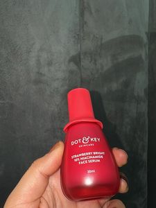 DOT &amp; KEY Strawberry Bright Face Serum