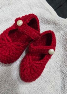 Red Knitted Baby Shoes