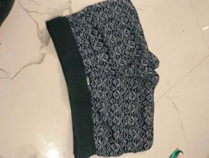 Stylish Athletic Shorts with Geometric Print