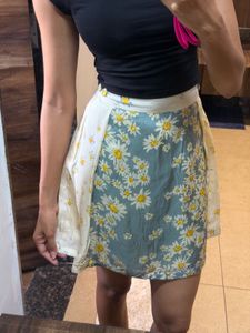Daisy Print Mini Skirt