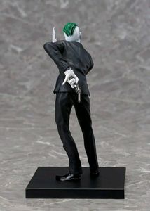 Kotobukiya DC Comics: The Joker ARTFX+ Statue