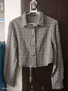 Chic Checked Cropped Shirt