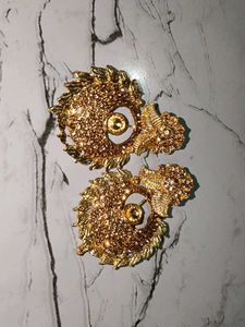 Exquisite Gold Tone Dangle Earrings