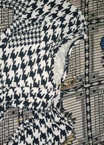Chic Houndstooth One-Shoulder Top