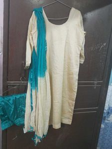 Embellished Cream Kurta Set with Teal Dupatta