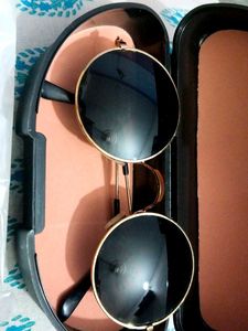 Round Sunglasses &amp; Pearl Jewelry Set