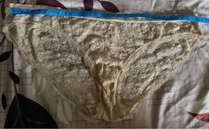 Victoria’s Secret Lace Bikini Bottom – Size L