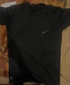 Nike Men's Black T-Shirt