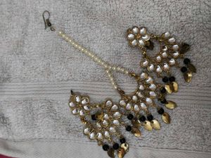 Stunning Kundan Maangtika and Earrings