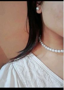 Pearl necklace elegant