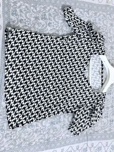 Houndstooth Print Top