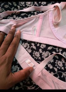 unused 3 🩷 pink Bra