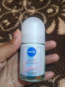Deodorant Pearl &amp; Beauty Roll On