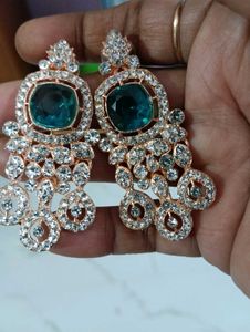 Stunning Emerald &amp; Diamond Necklace Set