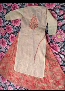 Elegant Kurta with Intricate Embellishments