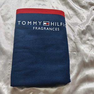 tommy hilfiger bath towel