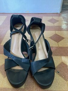 Stylish Black Wedge Sandals