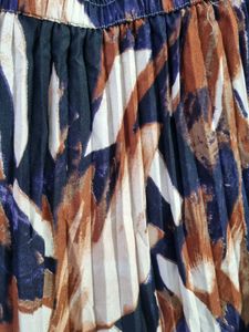 Abstract Print Pleated Skirt
