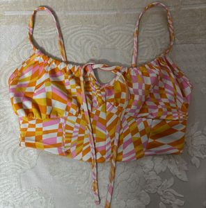 Urbanic Cute Crop Top - S
