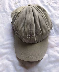 Tommy Hilfiger hat