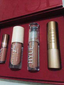 HYUE 😍 Malaika Arora Lip Kit